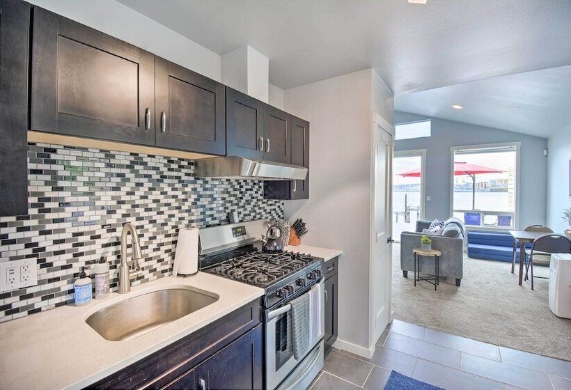 Manette Waterfront: Kayak The Bay & Walk To Town!