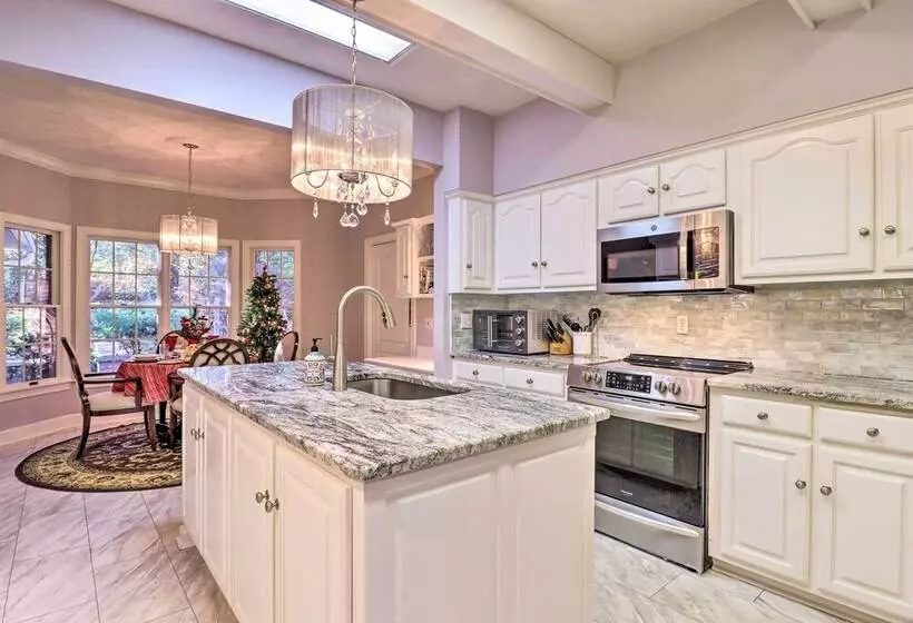 Million Dollar Estate By Downtown Franklin!