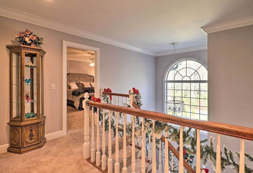 Million Dollar Estate By Downtown Franklin!