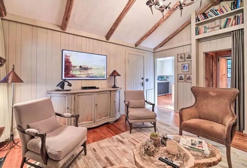 Mirror Lake Cabin ~ 1 Mi To Dtwn Highlands!