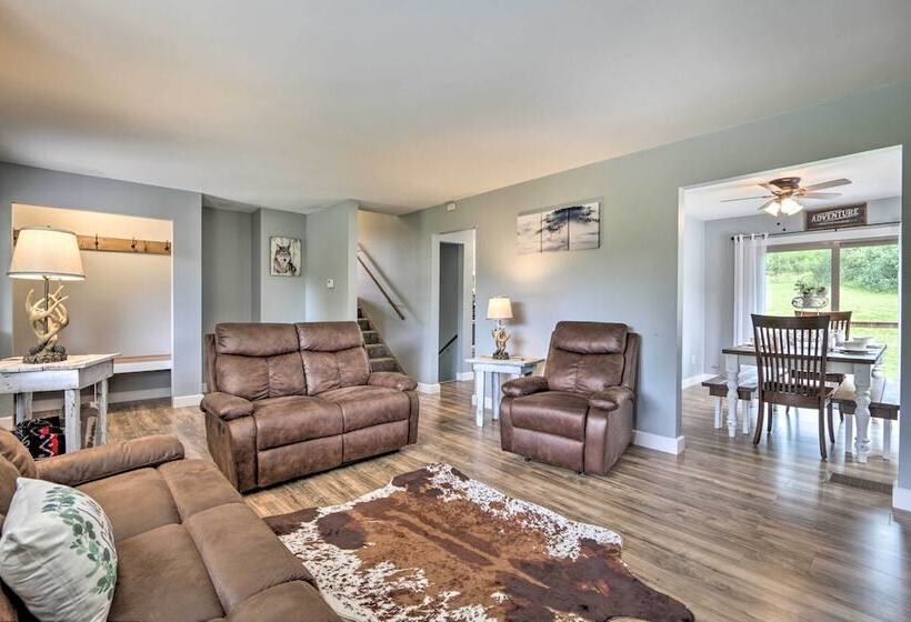 Modern Zanesville Escape W/ Deck & Spacious Yard