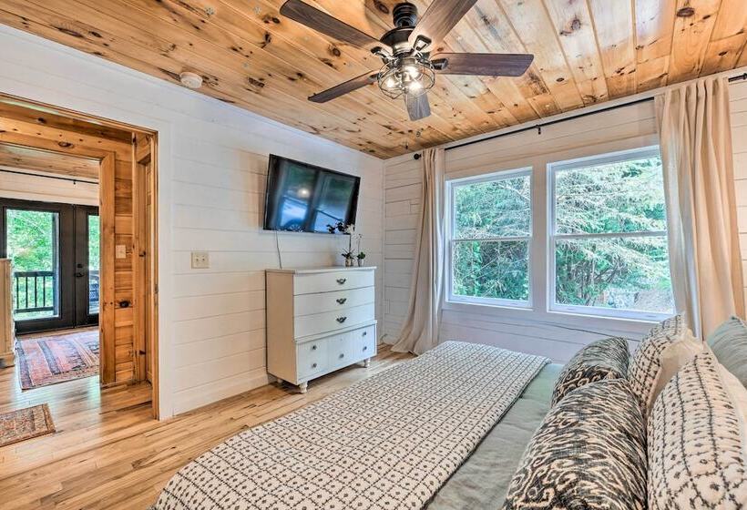 Mountain View Bryson City Home W/ Hot Tub!