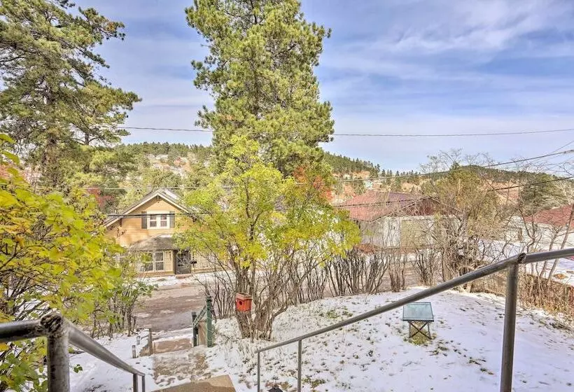 Mountain View Lead Home W/ Patio + Fire Pit!