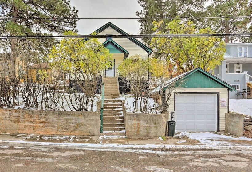 Mountain View Lead Home W/ Patio + Fire Pit!