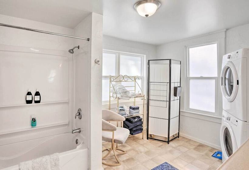 Mountain View Lead Home W/ Patio + Fire Pit!