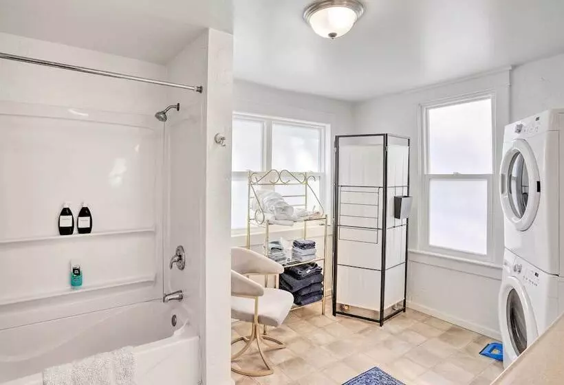 Mountain View Lead Home W/ Patio + Fire Pit!