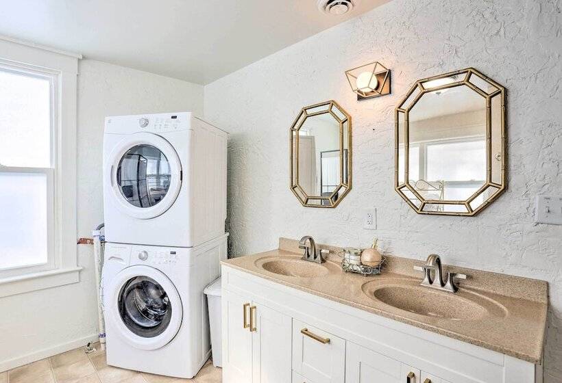 Mountain View Lead Home W/ Patio + Fire Pit!