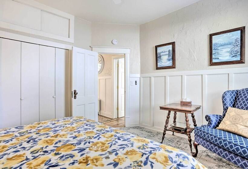 Mountain View Lead Home W/ Patio + Fire Pit!