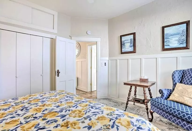 Mountain View Lead Home W/ Patio + Fire Pit!