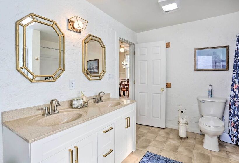 Mountain View Lead Home W/ Patio + Fire Pit!