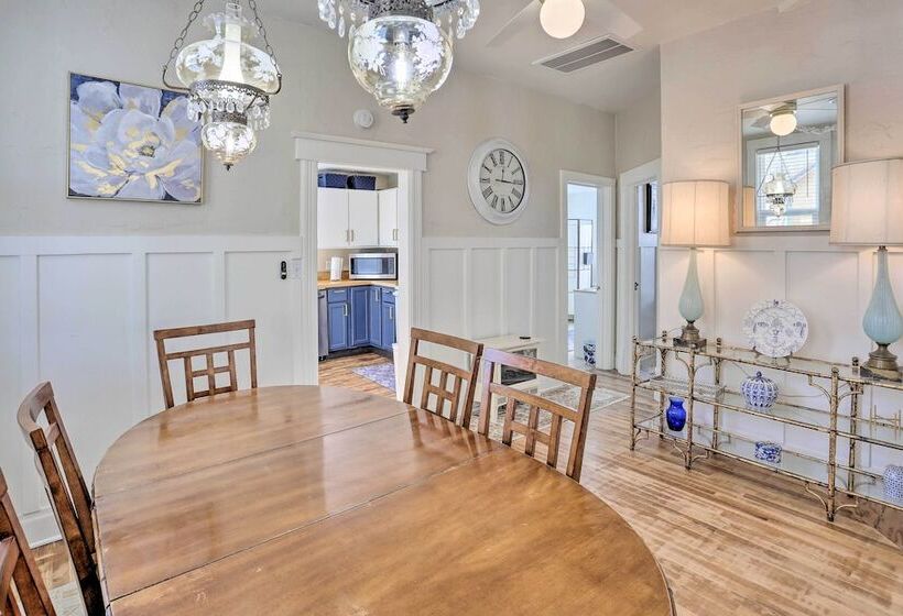 Mountain View Lead Home W/ Patio + Fire Pit!