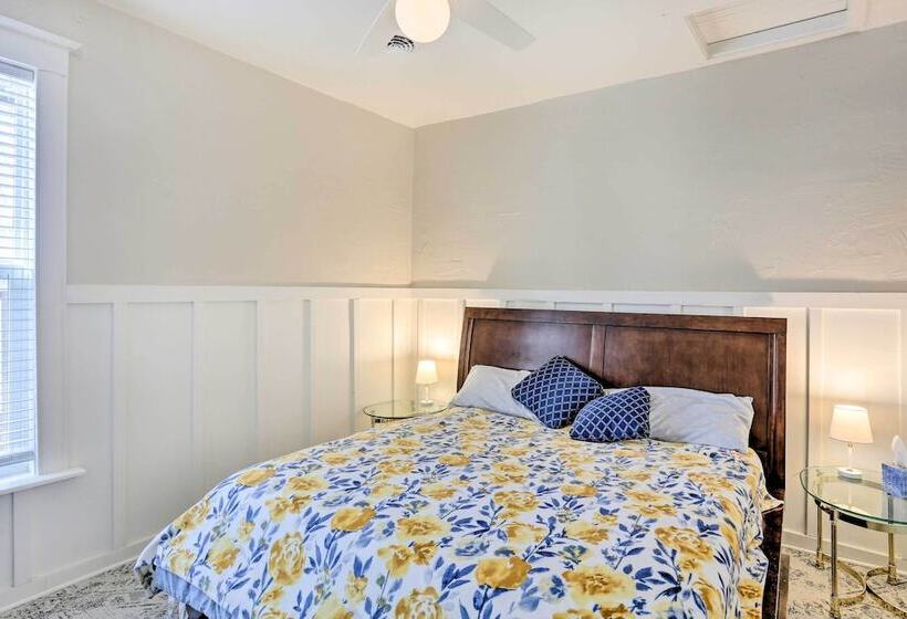 Mountain View Lead Home W/ Patio + Fire Pit!