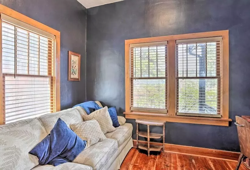 Mountain View Lead Home W/ Patio + Fire Pit!