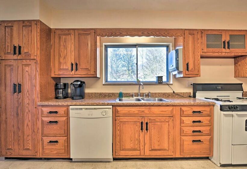 Mountaineer Retreat 5 Mi To Wv University!