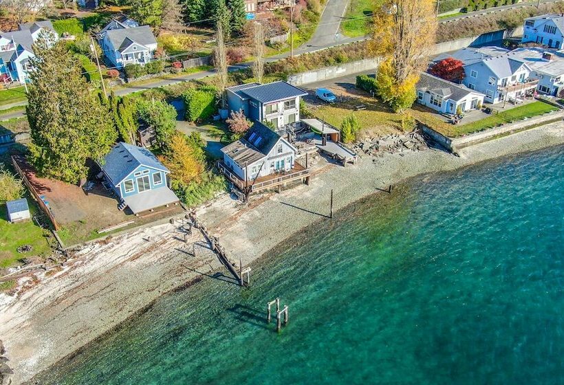 Manette Waterfront: Kayak The Bay & Walk To Town!