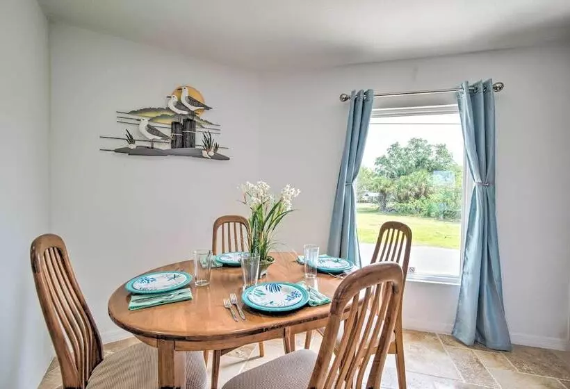 Newly Remodeled Gem On Homosassa River Canal!