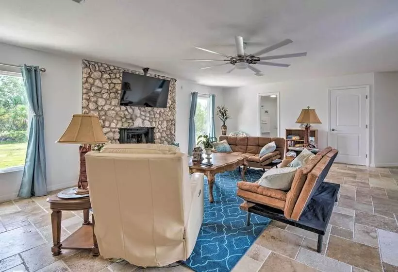 Newly Remodeled Gem On Homosassa River Canal!