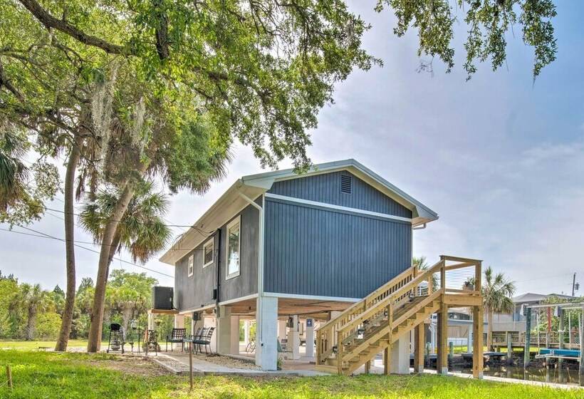 Newly Remodeled Gem On Homosassa River Canal!