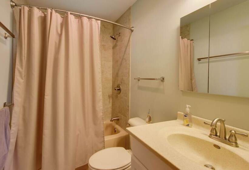 Pelican Lake Cabin: Private Beach + Scenic Sunsets