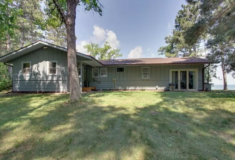 Pelican Lake Cabin: Private Beach + Scenic Sunsets