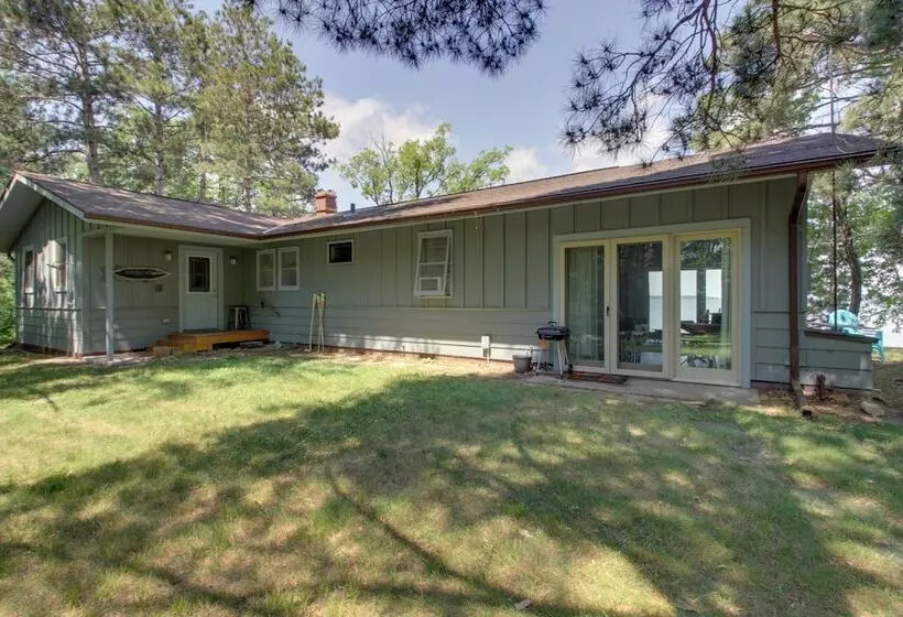 Pelican Lake Cabin: Private Beach + Scenic Sunsets