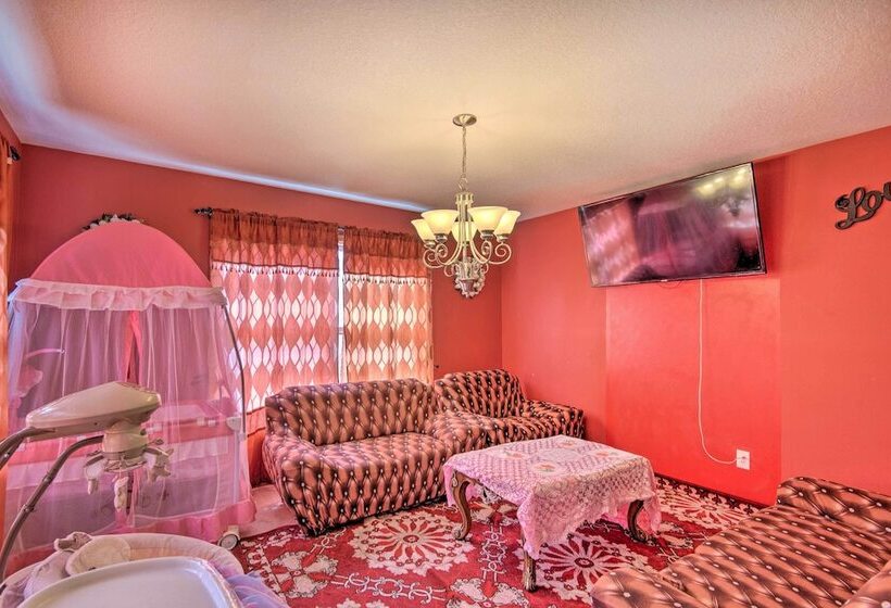 Pet Friendly Des Moines Home W/ Fenced Yard!