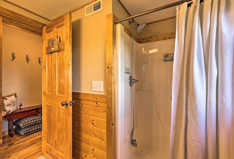 Piney Creek Mountain View Cabin W/ Wraparound Deck