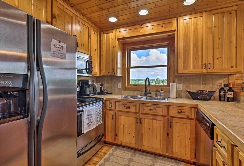 Piney Creek Mountain View Cabin W/ Wraparound Deck