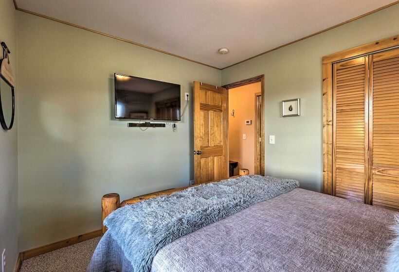 Piney Creek Mountain View Cabin W/ Wraparound Deck