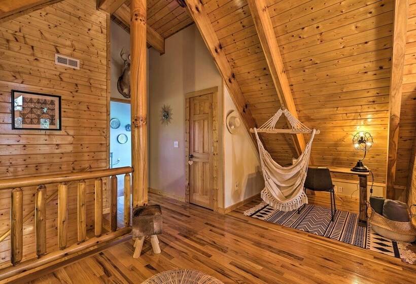 Piney Creek Mountain View Cabin W/ Wraparound Deck