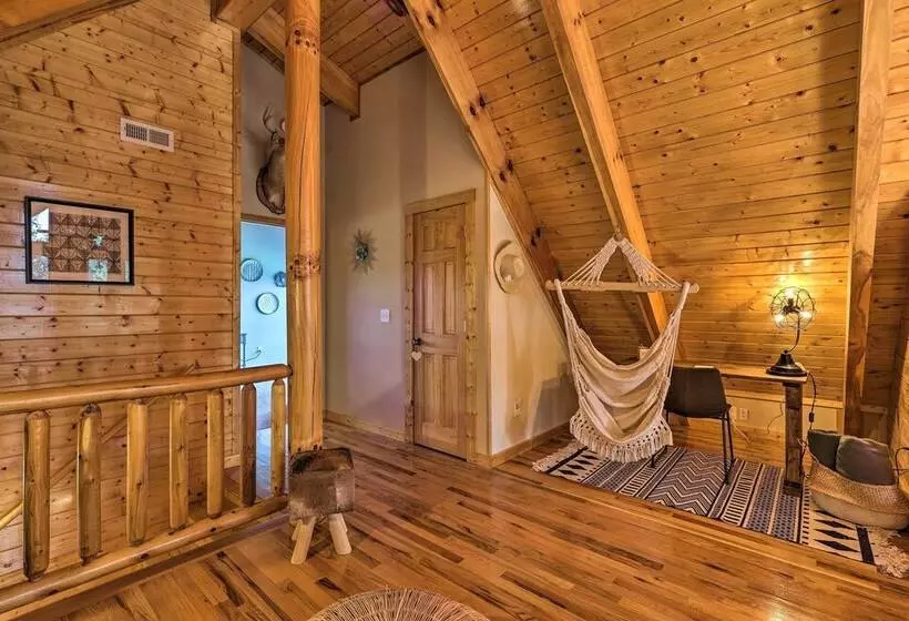 Piney Creek Mountain View Cabin W/ Wraparound Deck