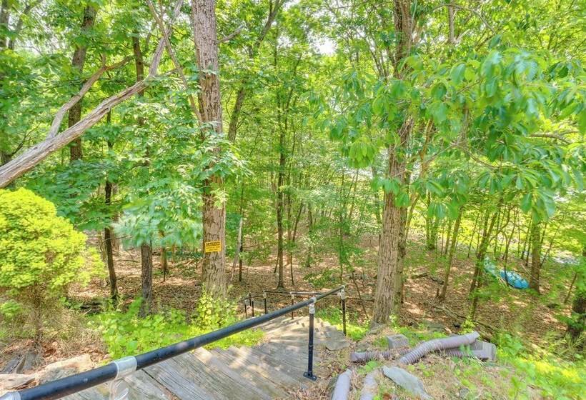 Gas Grill, Lake Access: Scenic Poconos Retreat!