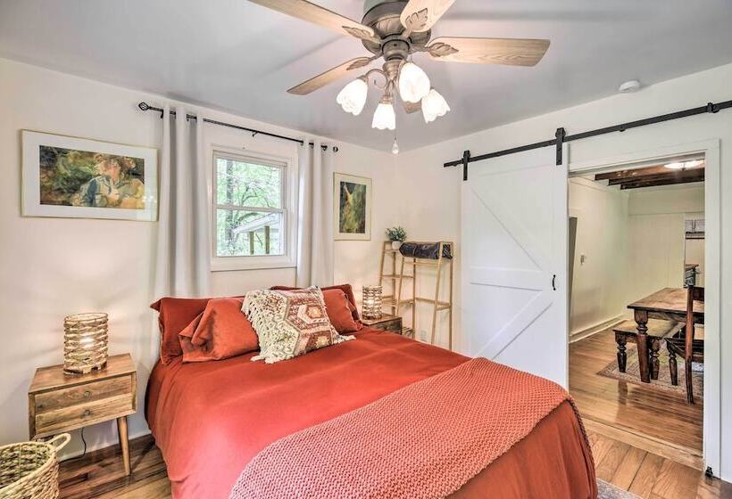 Private Riverfront Escape W/ Fire Pit & Grill