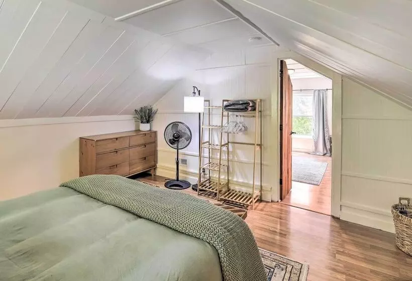 Private Riverfront Escape W/ Fire Pit & Grill