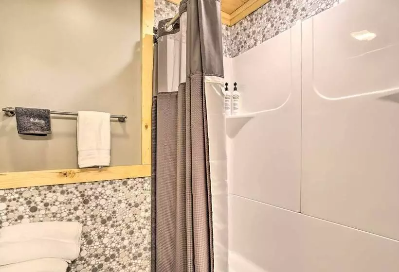 Red River Gorge Cabin W/ Private Hot Tub!