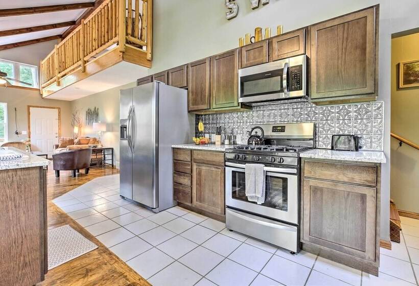 Red River Gorge Cabin W/ Private Hot Tub!