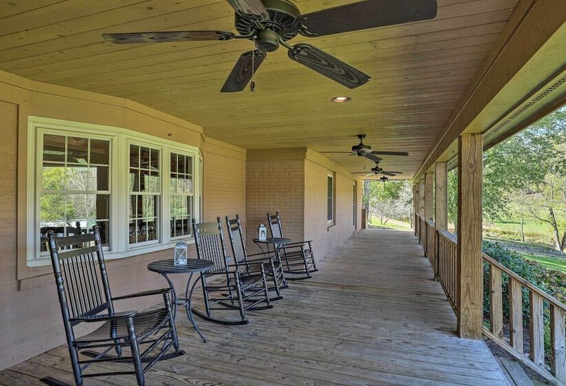 Game Room, Theater + Deck: Burnsville Cabin!