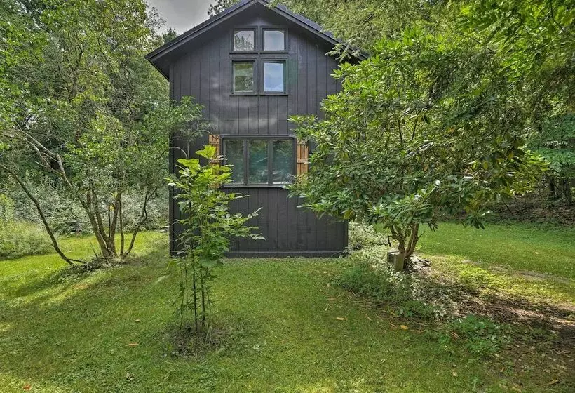 Rustic Unadilla Cottage On 15 Acres W/ Pond!