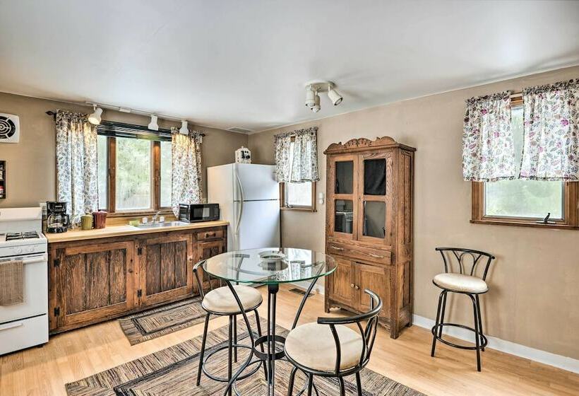 Rustic Unadilla Cottage On 15 Acres W/ Pond!