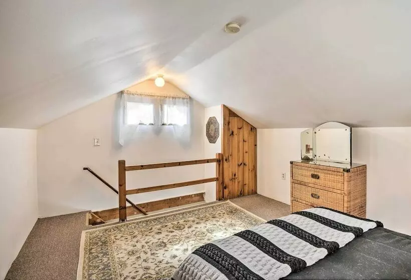 Rustic Unadilla Cottage On 15 Acres W/ Pond!