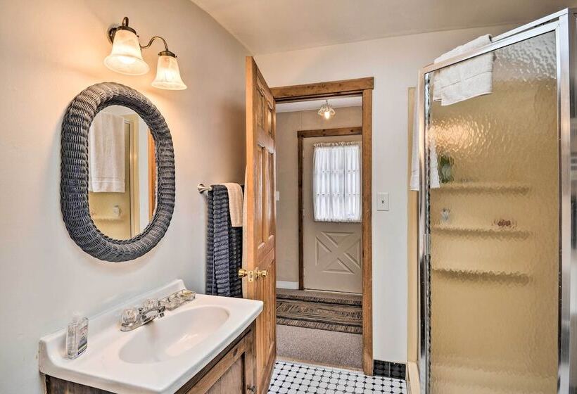 Rustic Unadilla Cottage On 15 Acres W/ Pond!