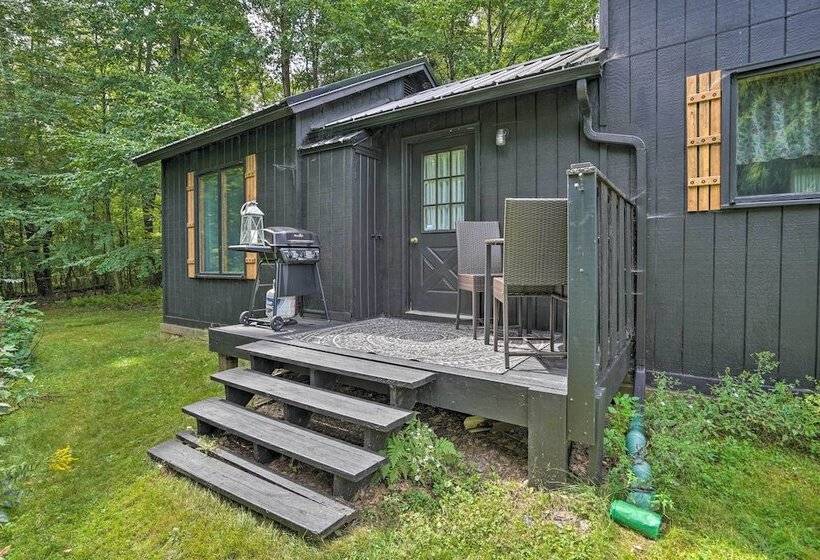 Rustic Unadilla Cottage On 15 Acres W/ Pond!