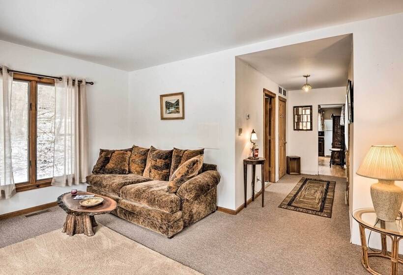 Rustic Unadilla Cottage On 15 Acres W/ Pond!