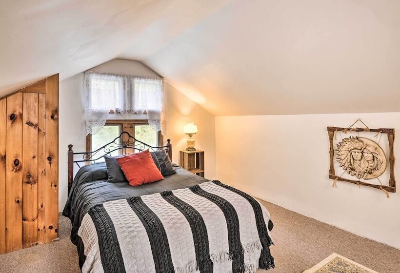 Rustic Unadilla Cottage On 15 Acres W/ Pond!