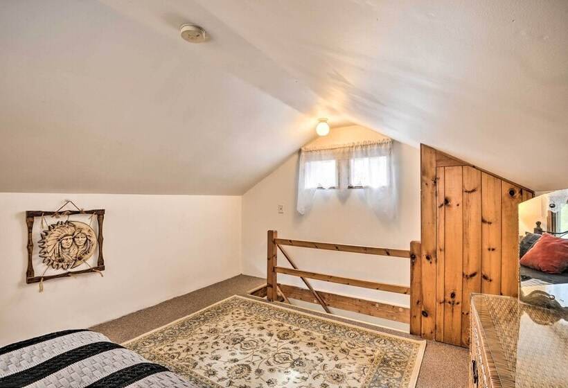 Rustic Unadilla Cottage On 15 Acres W/ Pond!