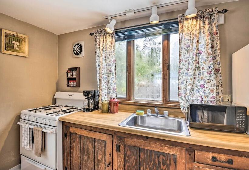 Rustic Unadilla Cottage On 15 Acres W/ Pond!