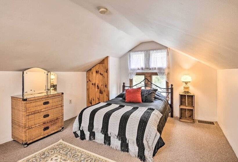 Rustic Unadilla Cottage On 15 Acres W/ Pond!