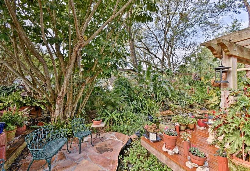 Sarasota Bungalow W/ Pergola, Garden & Waterfalls!