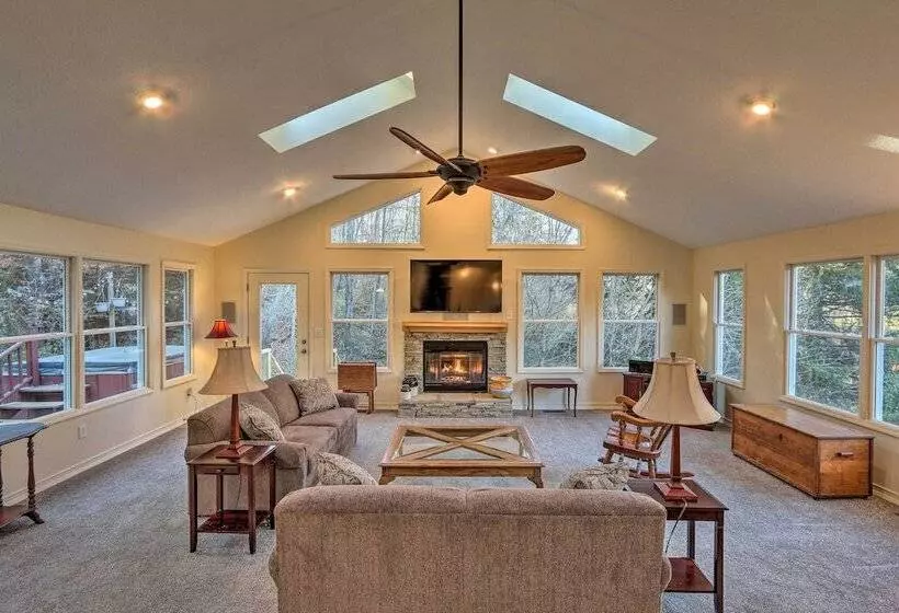 Sugar Grove Escape W/ Hot Tub & Remote Workspace!