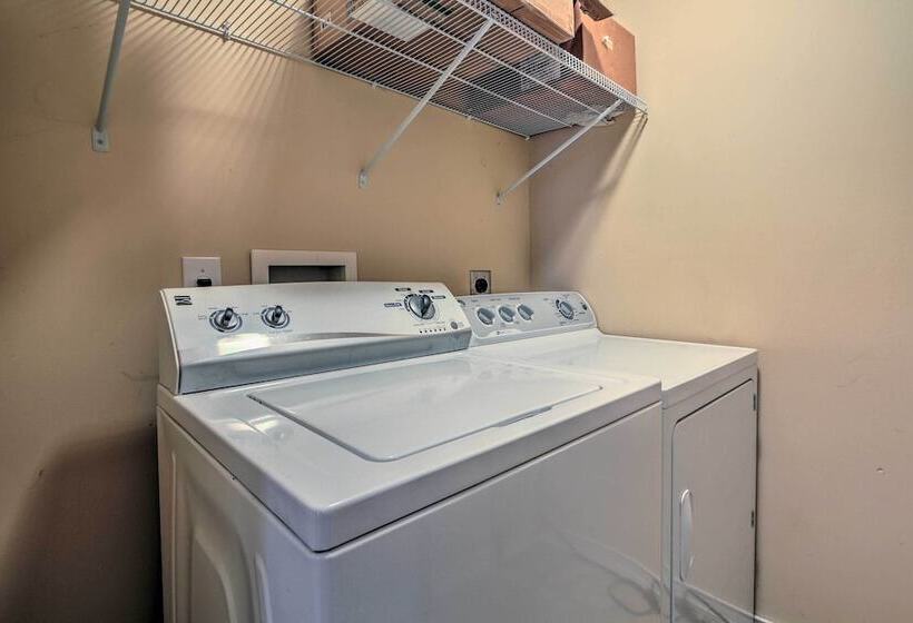 Sugar Grove Escape W/ Hot Tub & Remote Workspace!